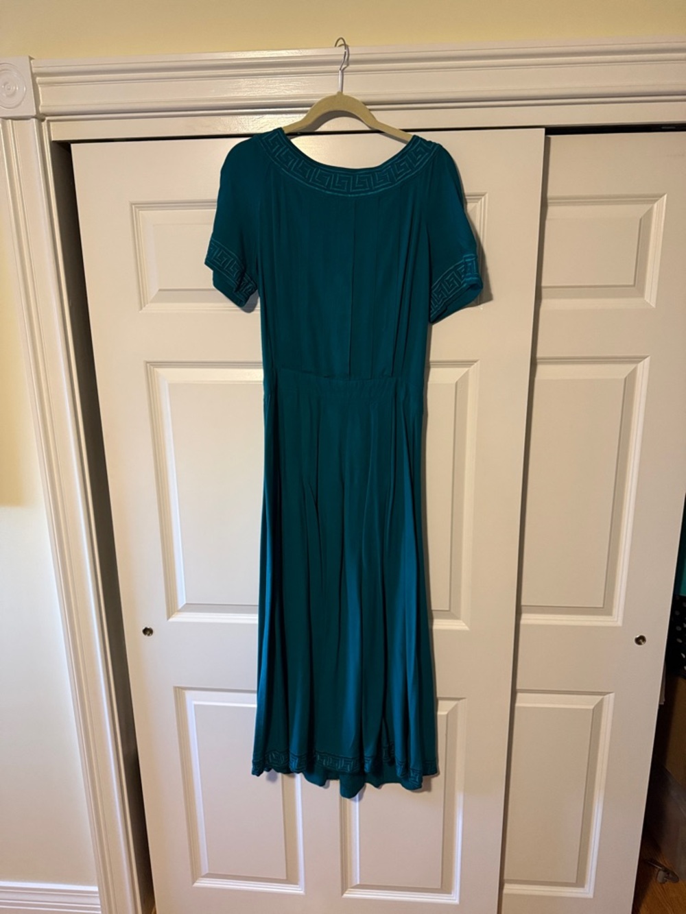 Teal Short-Sleeve Midi Dress with Subtle Trim